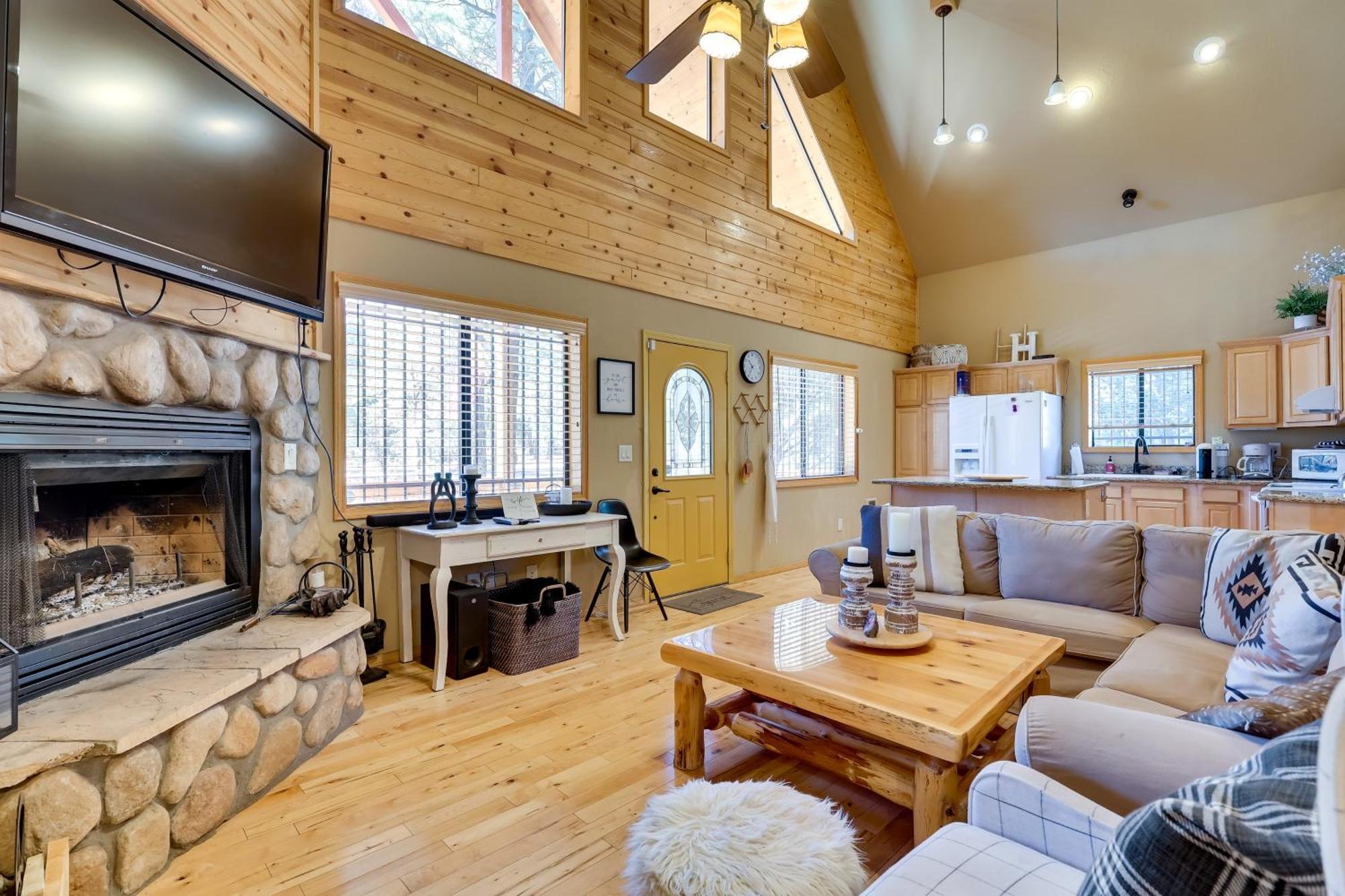 Dog-Friendly Nutrioso Cabin With Wraparound Porch! Ngoại thất bức ảnh